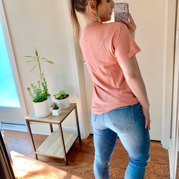 | dog mom knotted tee | - Picture 6 of 8